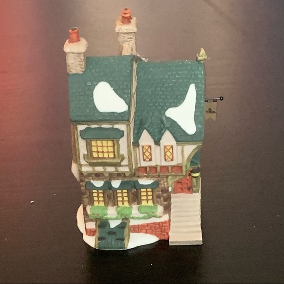 Department 56 Dickens Heritage The Pied Bull Inn 1993 Collector’s Ed. Ornament - Picture 10 of 14